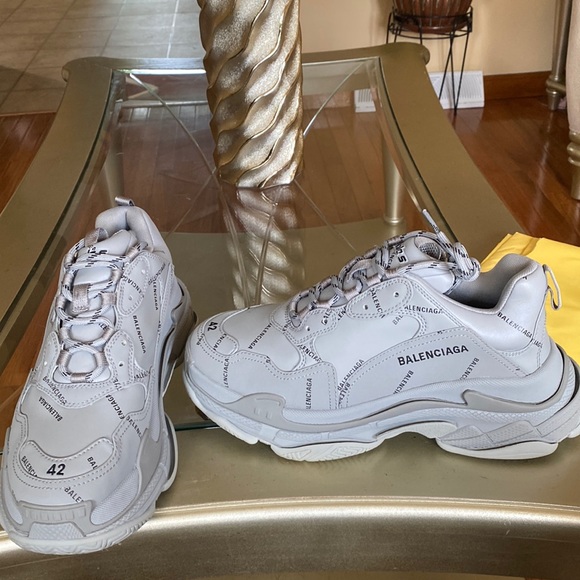 Balenciaga triple s runner shoes all over design